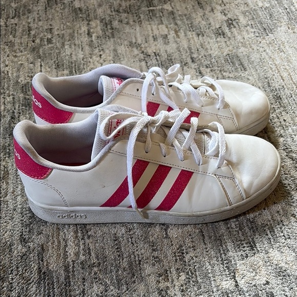 Adidas White Sneakers with Pink sparkle stripes  - Classic - women’s size 7 - Picture 1 of 8